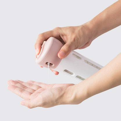 ✈️ 4-in-1 Travel Dispenser Bottle Set – Leak-Proof Refillable Toiletry Organizer